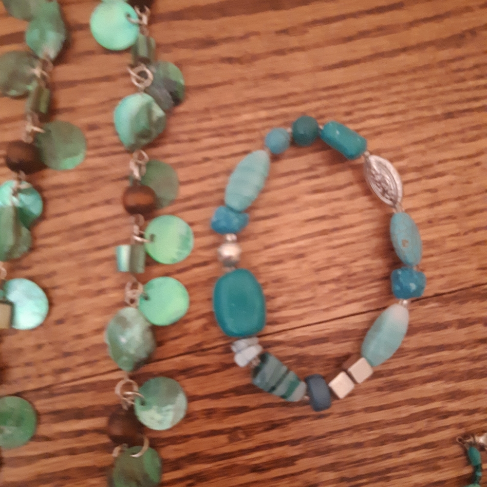 Jewelry bundle - Picture 2 of 4